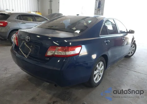 2011 Toyota Camry Le z USA, uszkodzony, nr VIN 4T1BF3EK6BU743319